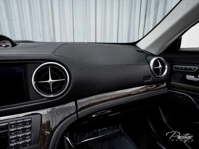Used 2015 Mercedes-Benz SL 550 image 33