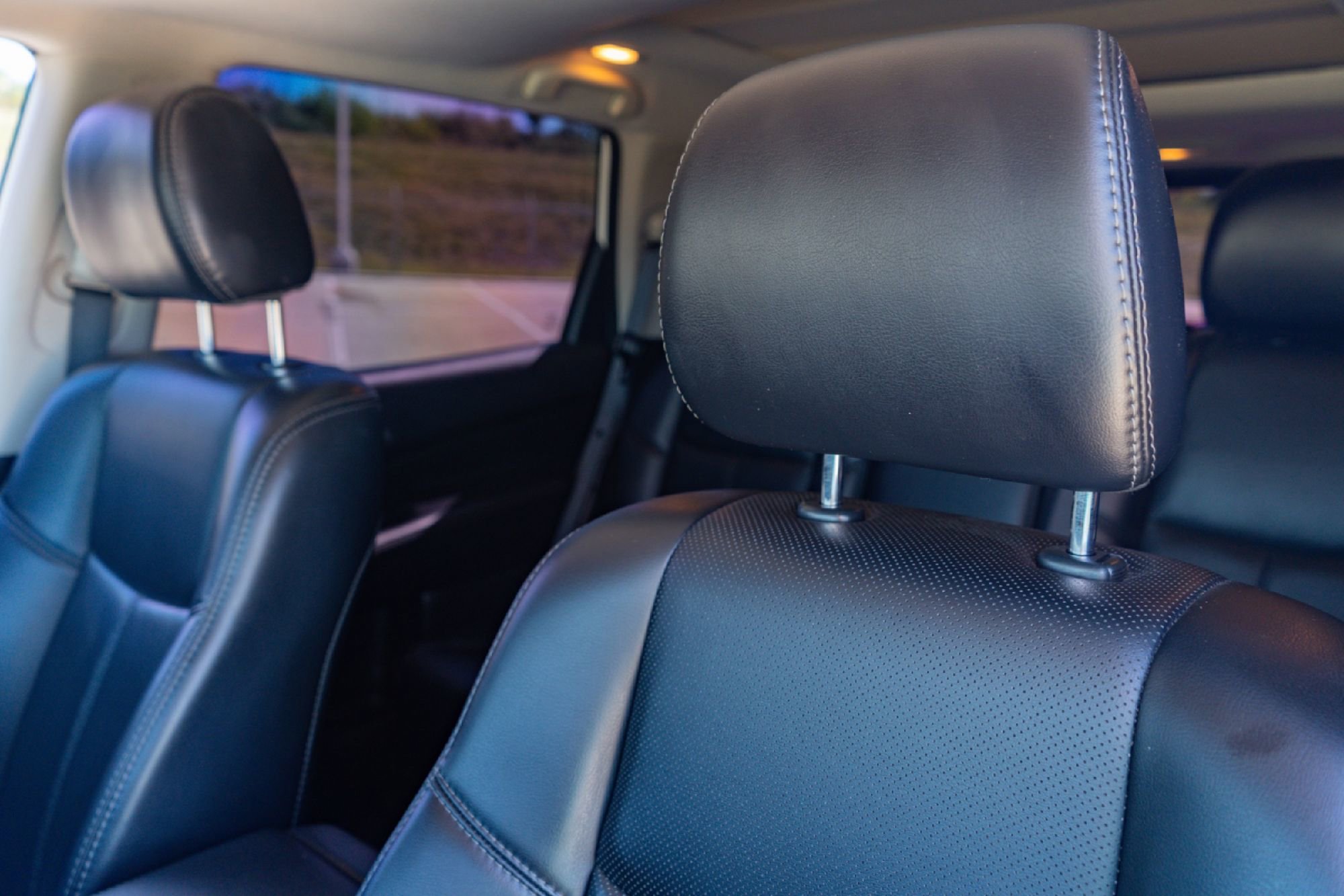 Used 2018 Nissan Pathfinder Platinum image 9