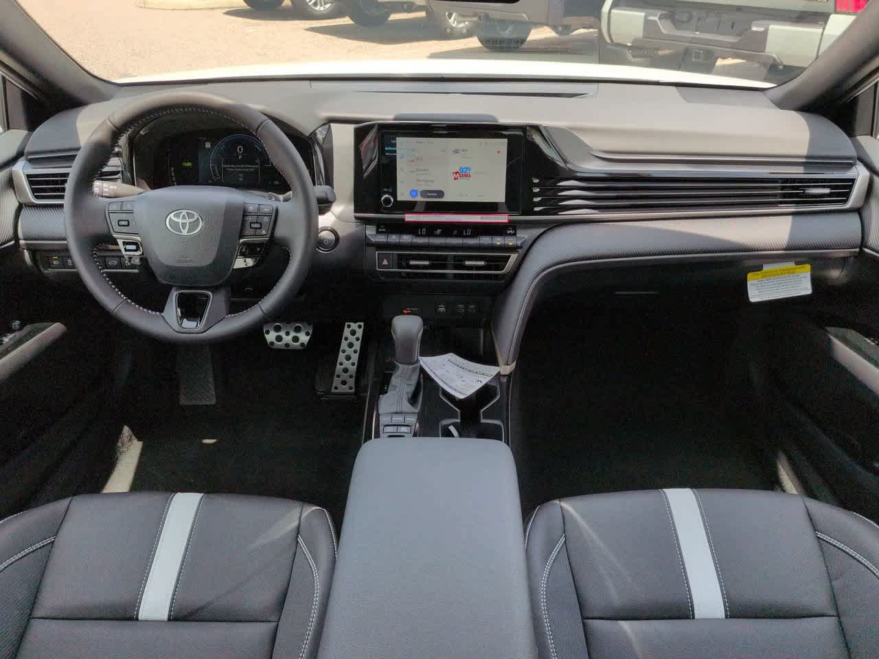 New 2026 Toyota Camry Hybrid FWD image 14