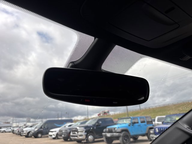 New 2026 Chrysler Pacifica Select image 40