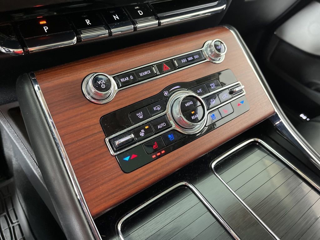 Used 2022 Lincoln Aviator Reserve w/ Equipment Group 201A image 32