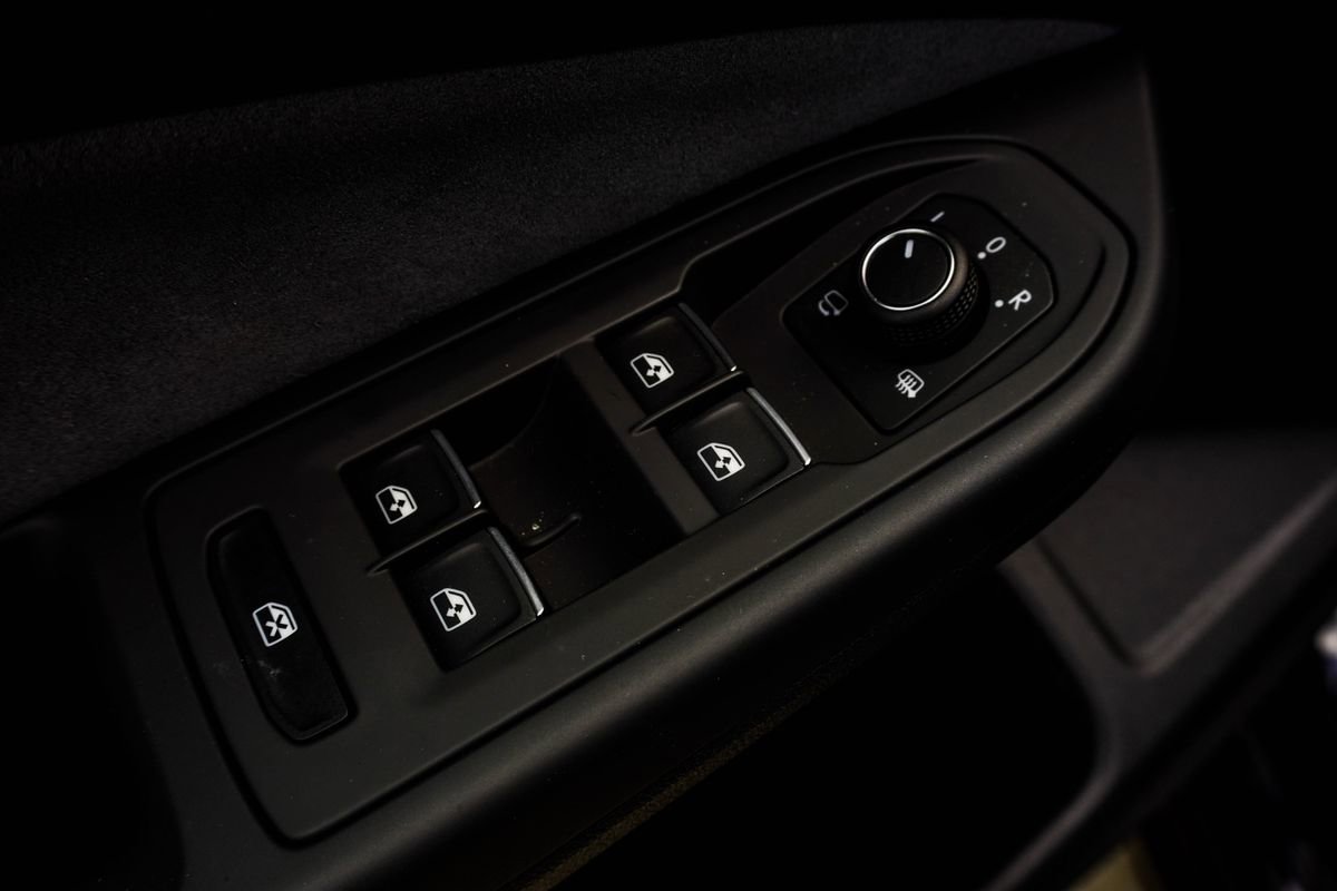 Used 2025 Volkswagen Golf R Black Edition image 33