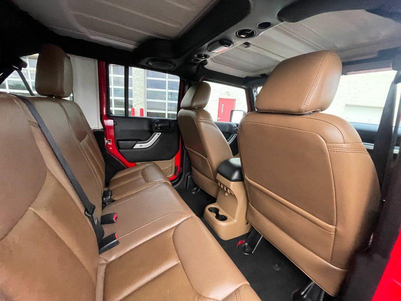 Used 2014 Jeep Wrangler Unlimited Sahara w/ Connectivity Group AWD/4WD image 13