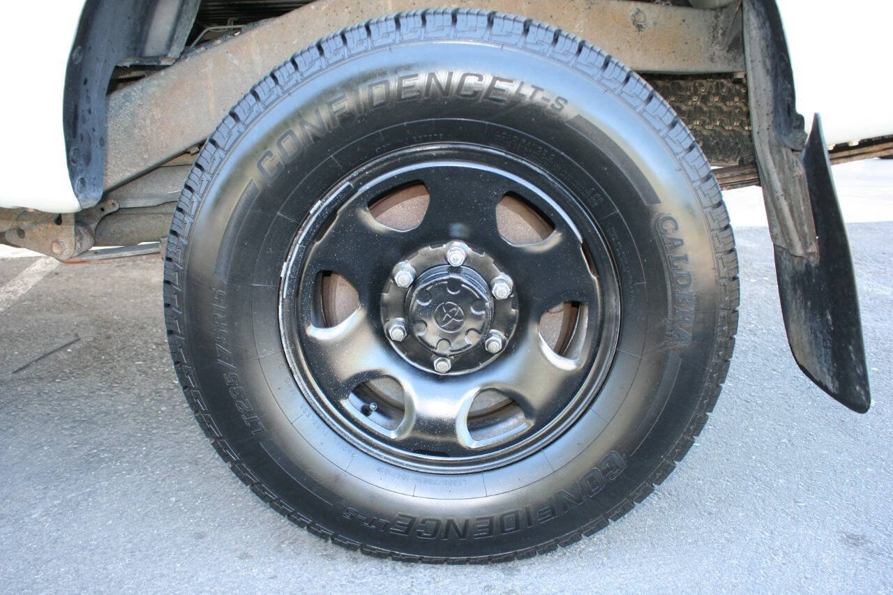 Used 1998 Toyota Tacoma 4x4 Xtracab image 9