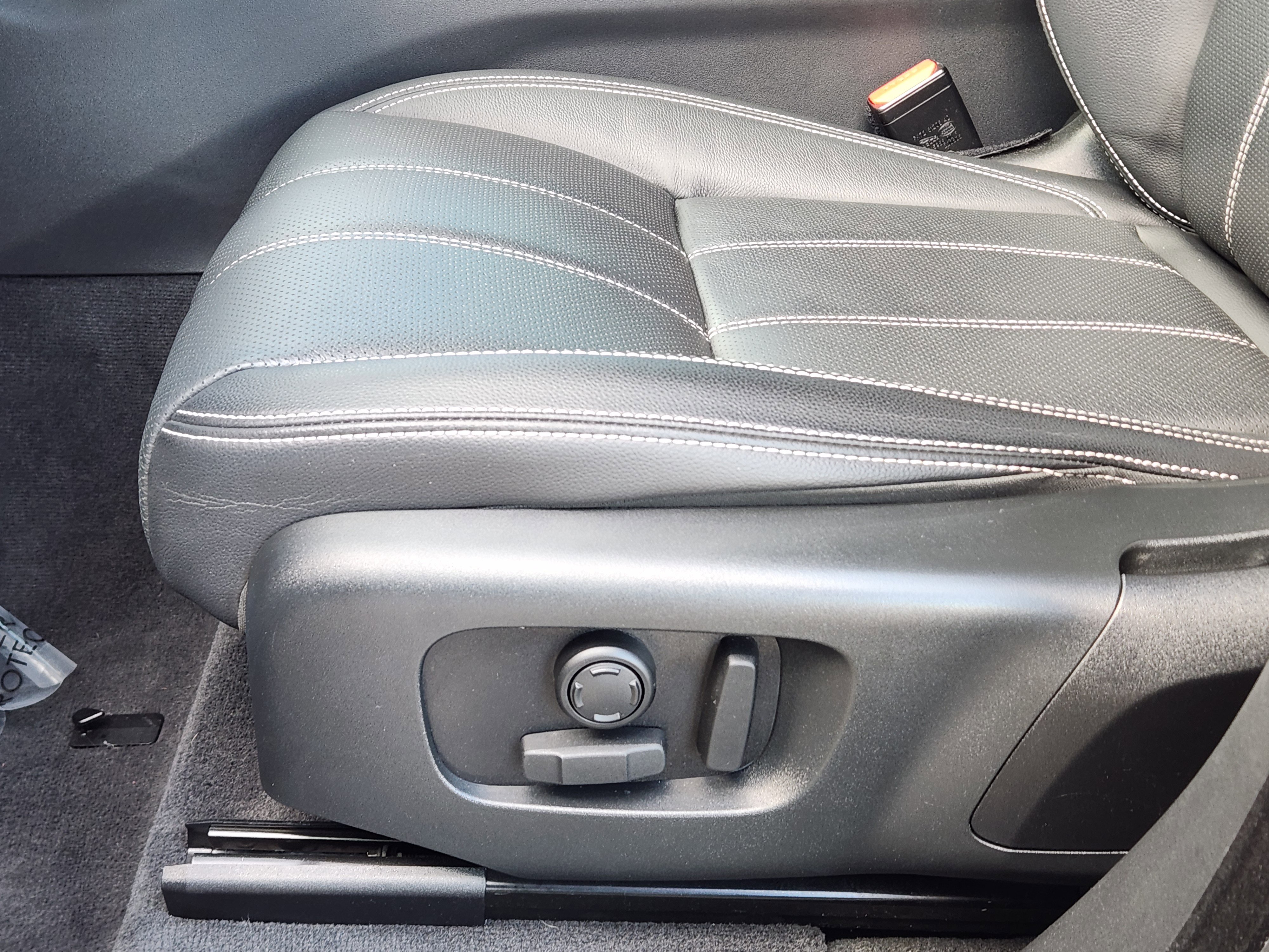 Certified 2023 Land Rover Range Rover Velar S image 25