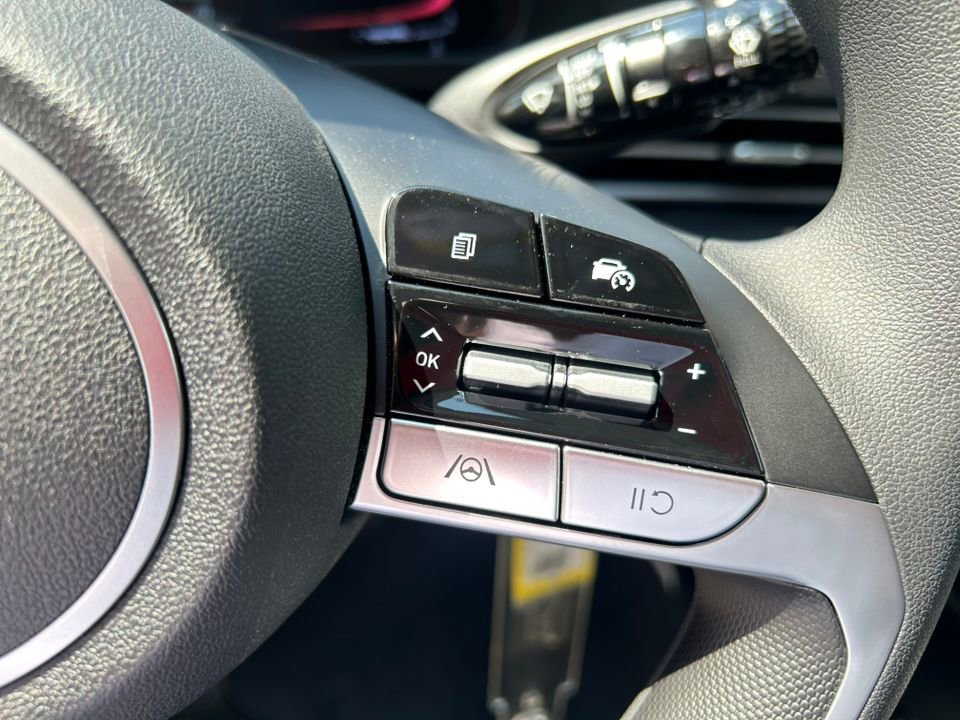 New 2025 Hyundai Elantra SE image 23