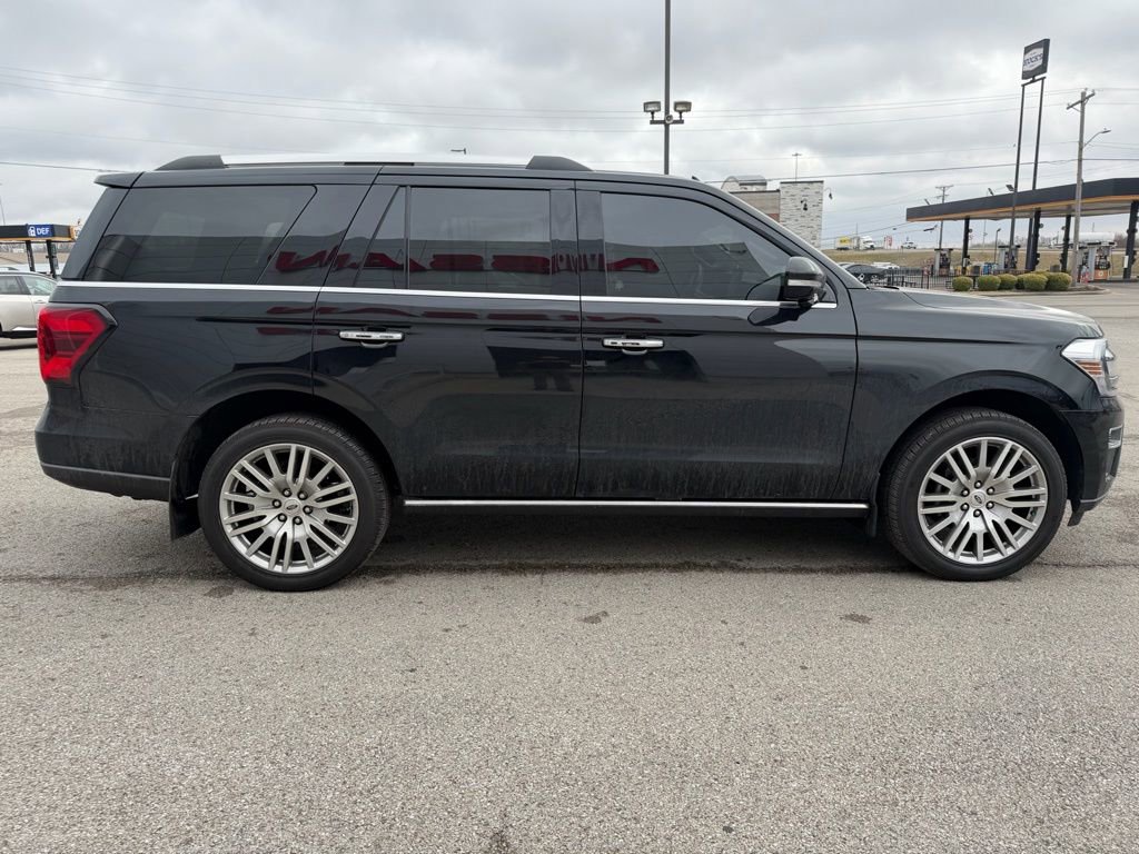 Used 2024 Ford Expedition Limited image 6