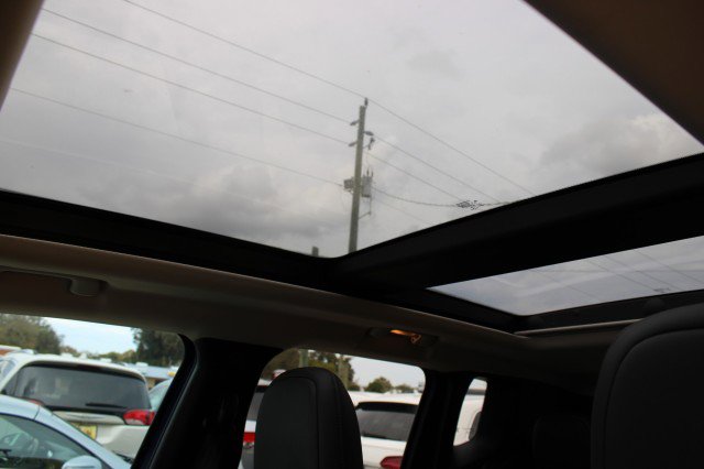 Used 2019 Jeep Renegade Limited w/ UConnect 8.4 Nav Group image 15