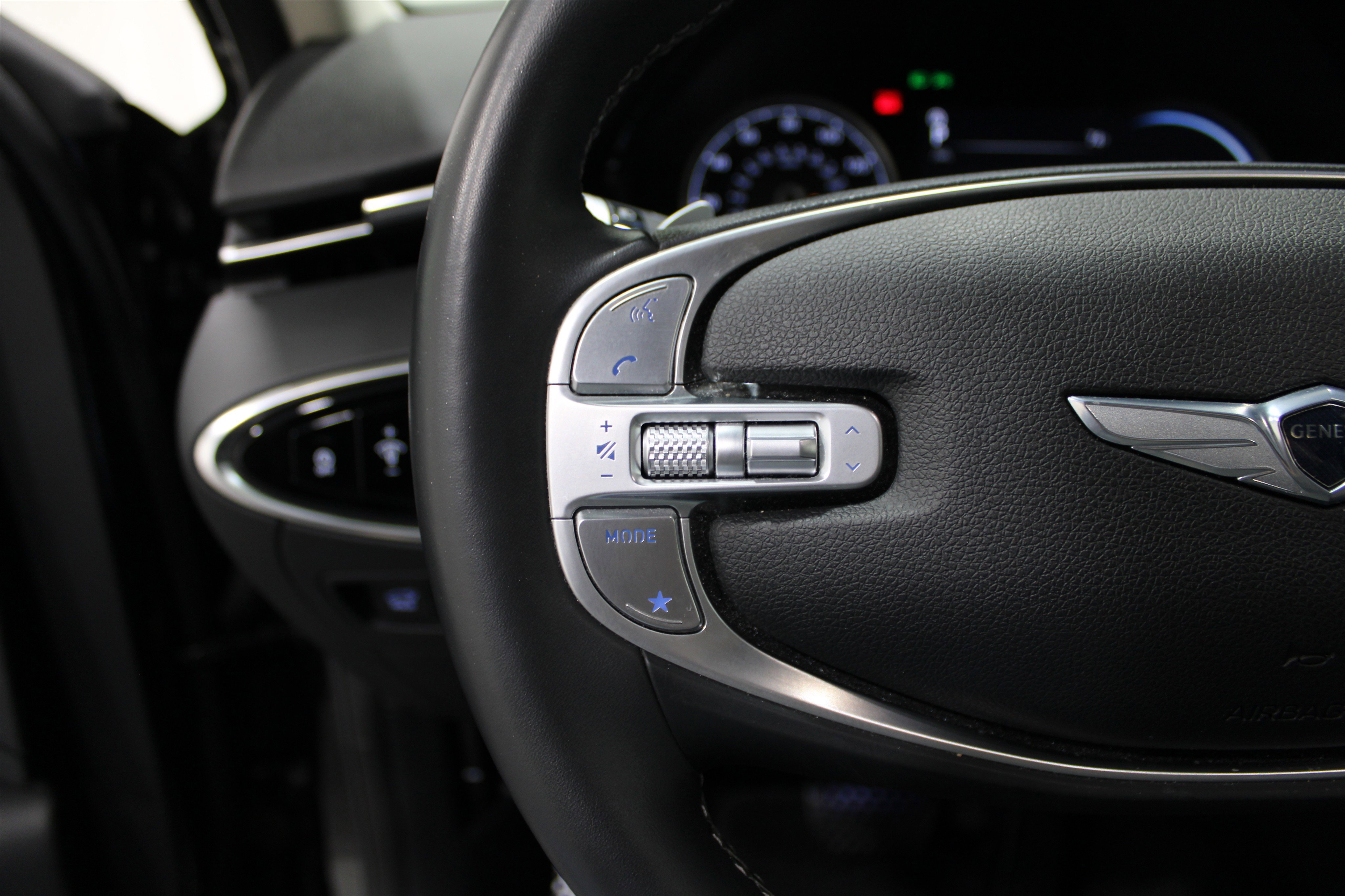 Used 2024 Genesis GV70 2.5T w/ Select Package image 11