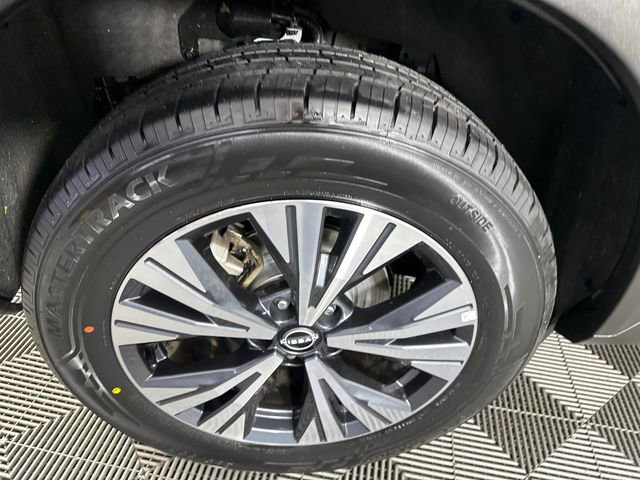 Used 2023 Nissan Rogue SV image 9