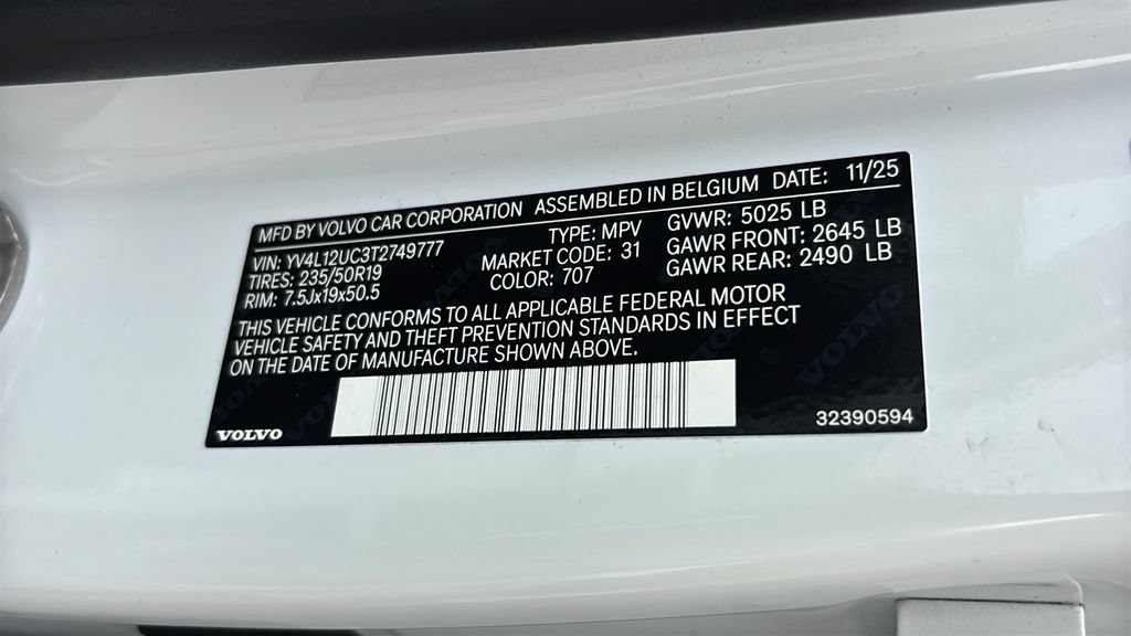 Used 2026 Volvo XC40 B5 Plus AWD/4WD image 33