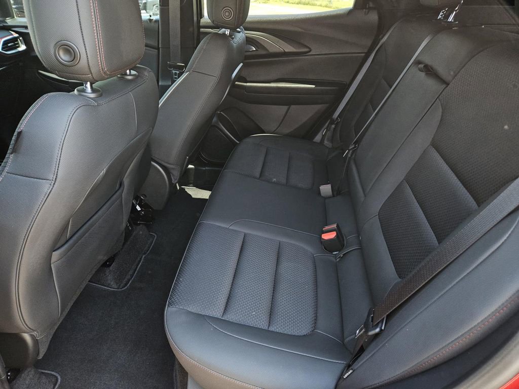 Used 2023 Chevrolet TrailBlazer RS w/ Convenience Package image 27