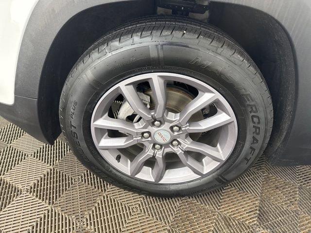 Used 2023 GMC Terrain SLT image 34