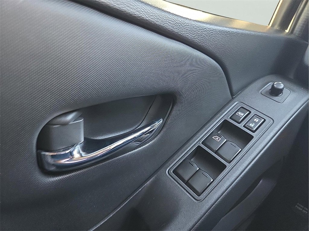 Used 2024 Nissan Frontier SV w/ SV Convenience Package image 17