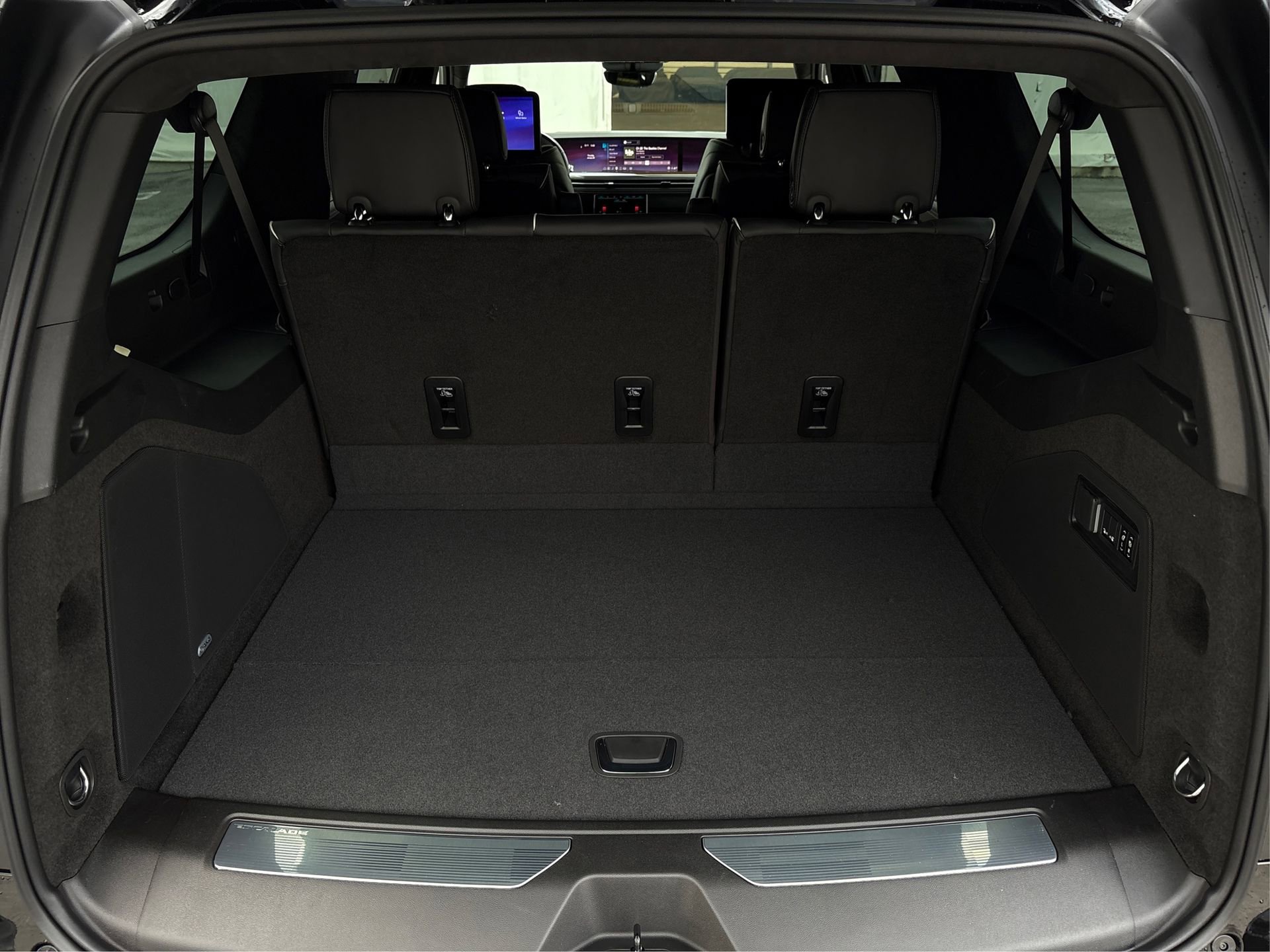 New 2026 Cadillac Escalade ESV Platinum Sport image 11