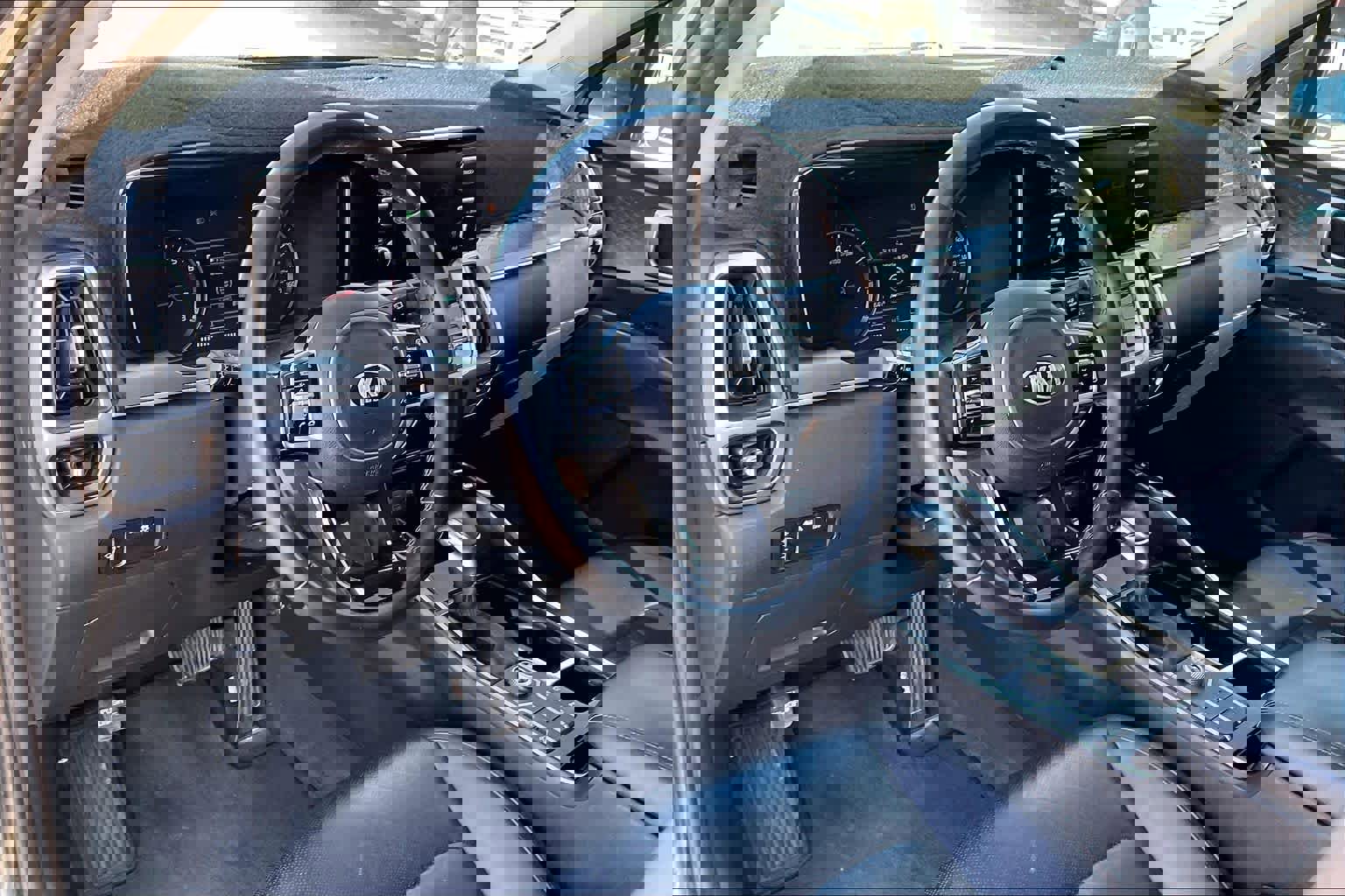 Used 2021 Kia Sorento S image 17