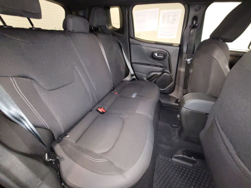 Used 2022 Jeep Renegade Altitude image 7