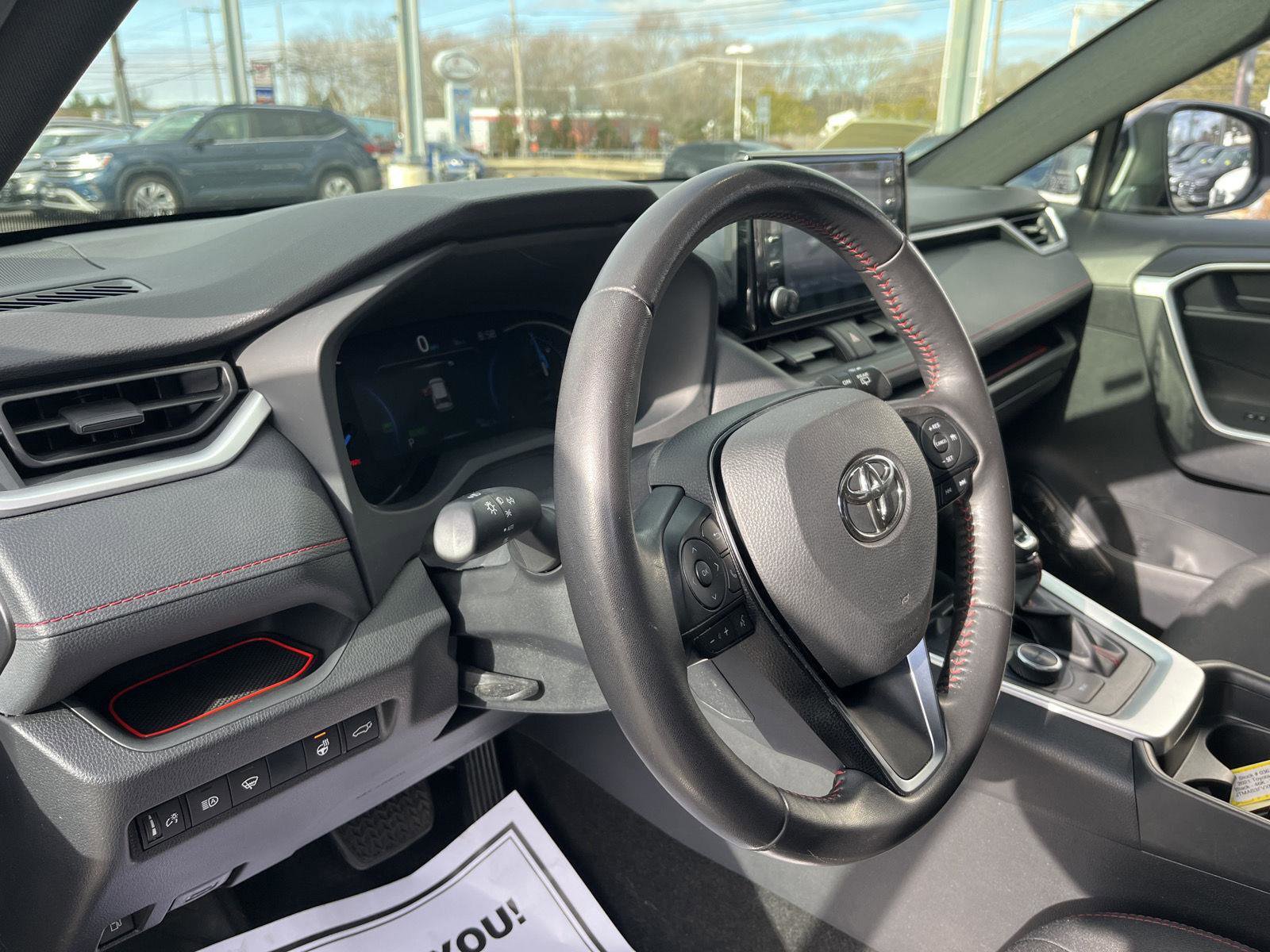 Used 2021 Toyota RAV4 SE w/ Weather & Moonroof Package image 11