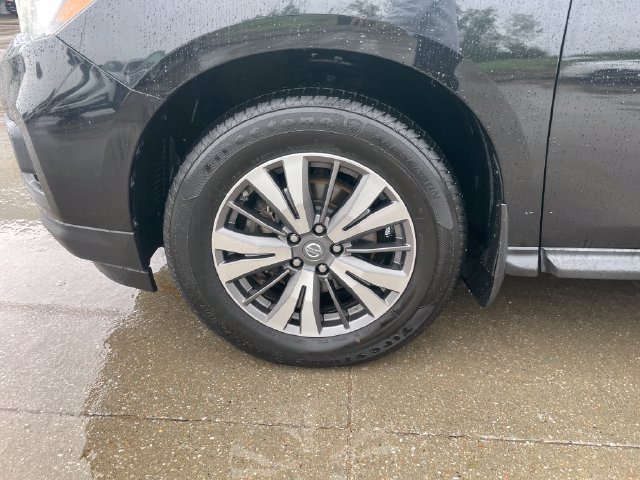 Used 2017 Nissan Pathfinder SV w/ Trailer Tow Package AWD/4WD image 29