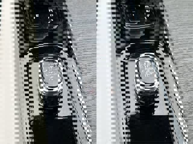 Used 2024 Volvo S60 B5 Plus image 11