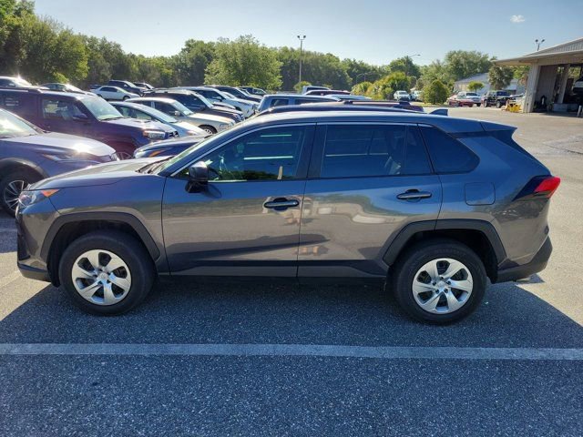 Used 2022 Toyota RAV4 LE image 7