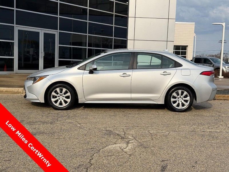 Used 2023 Toyota Corolla LE image 6