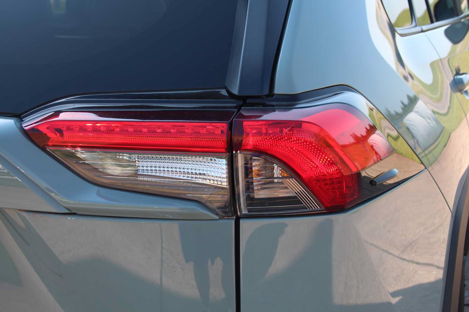 Used 2021 Toyota RAV4 XLE Premium FWD image 12