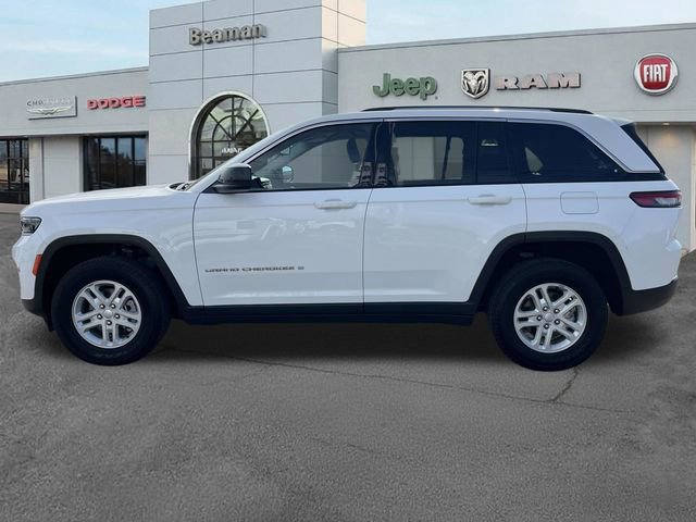 Used 2023 Jeep Grand Cherokee Laredo image 4