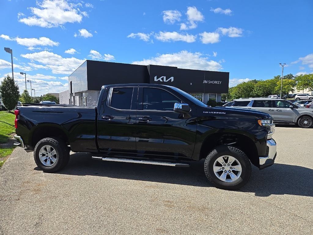 Used 2019 Chevrolet Silverado 1500 LT w/ All-Star Edition AWD/4WD image 2