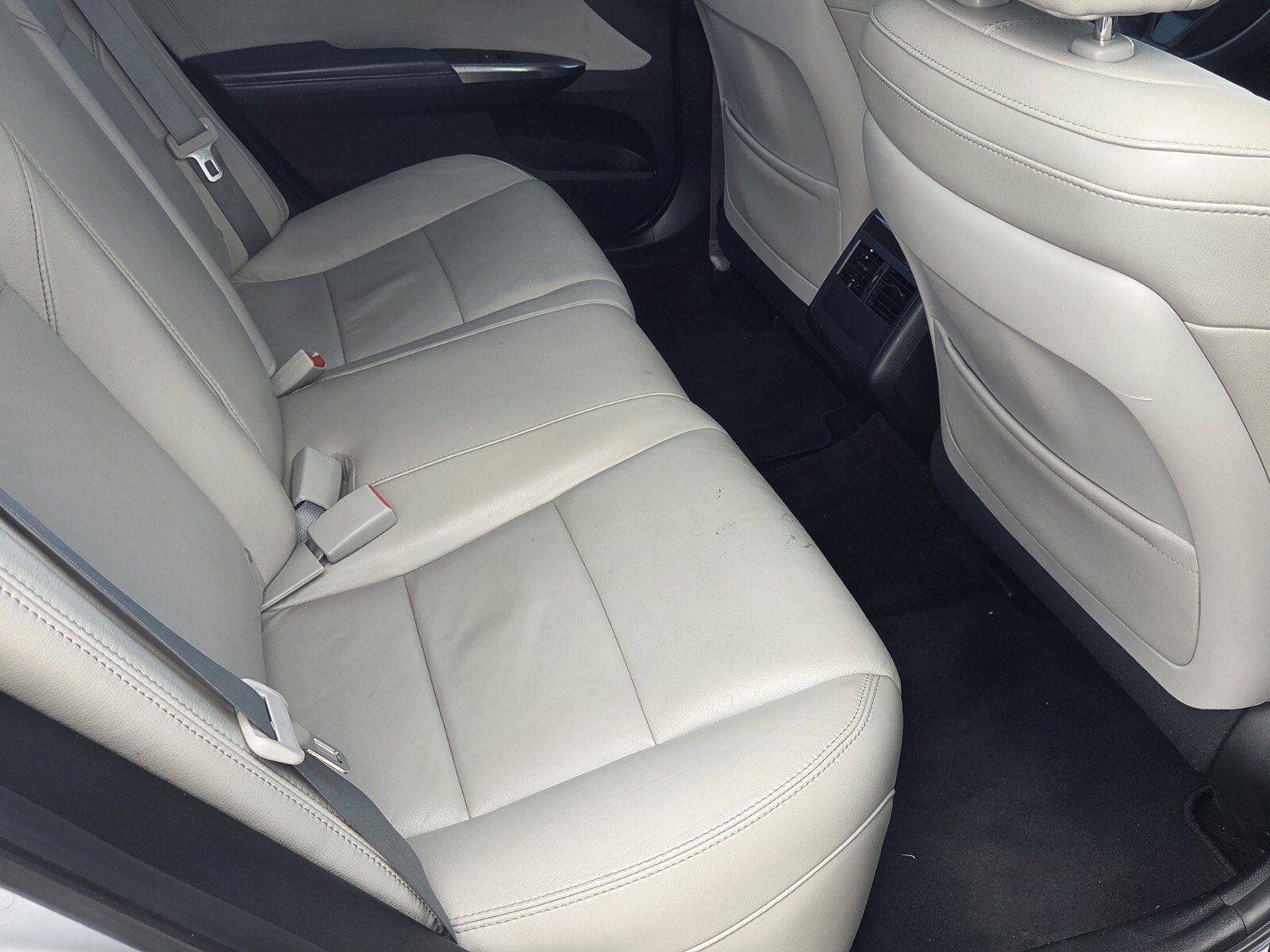 Used 2015 Toyota Avalon XLE Touring FWD image 9