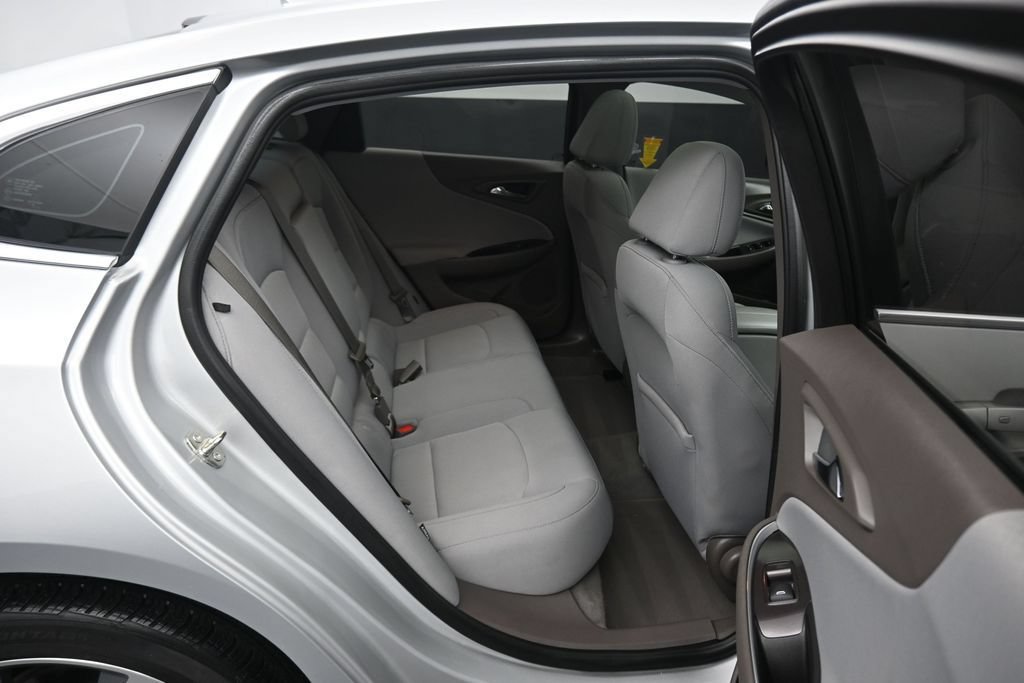 Used 2022 Chevrolet Malibu LT FWD image 34