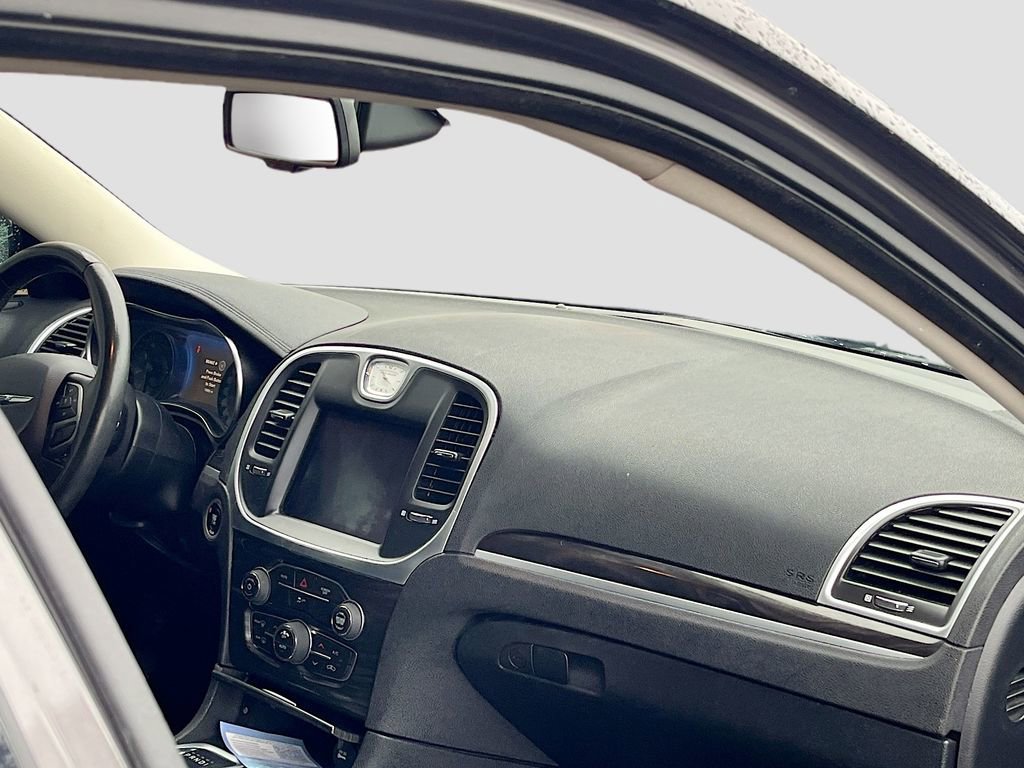 Used 2020 Chrysler 300 Touring w/ Sport Appearance Package image 26