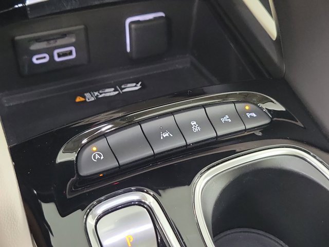 Used 2022 Buick Envision Avenir w/ Technology Package II image 35