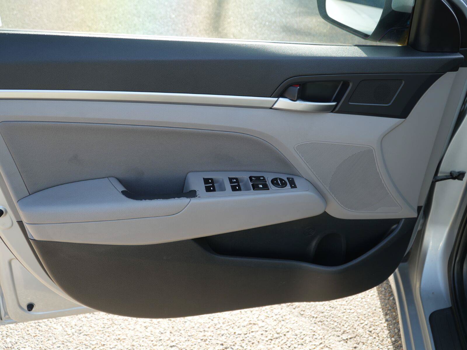 Used 2020 Hyundai Elantra SEL FWD image 4