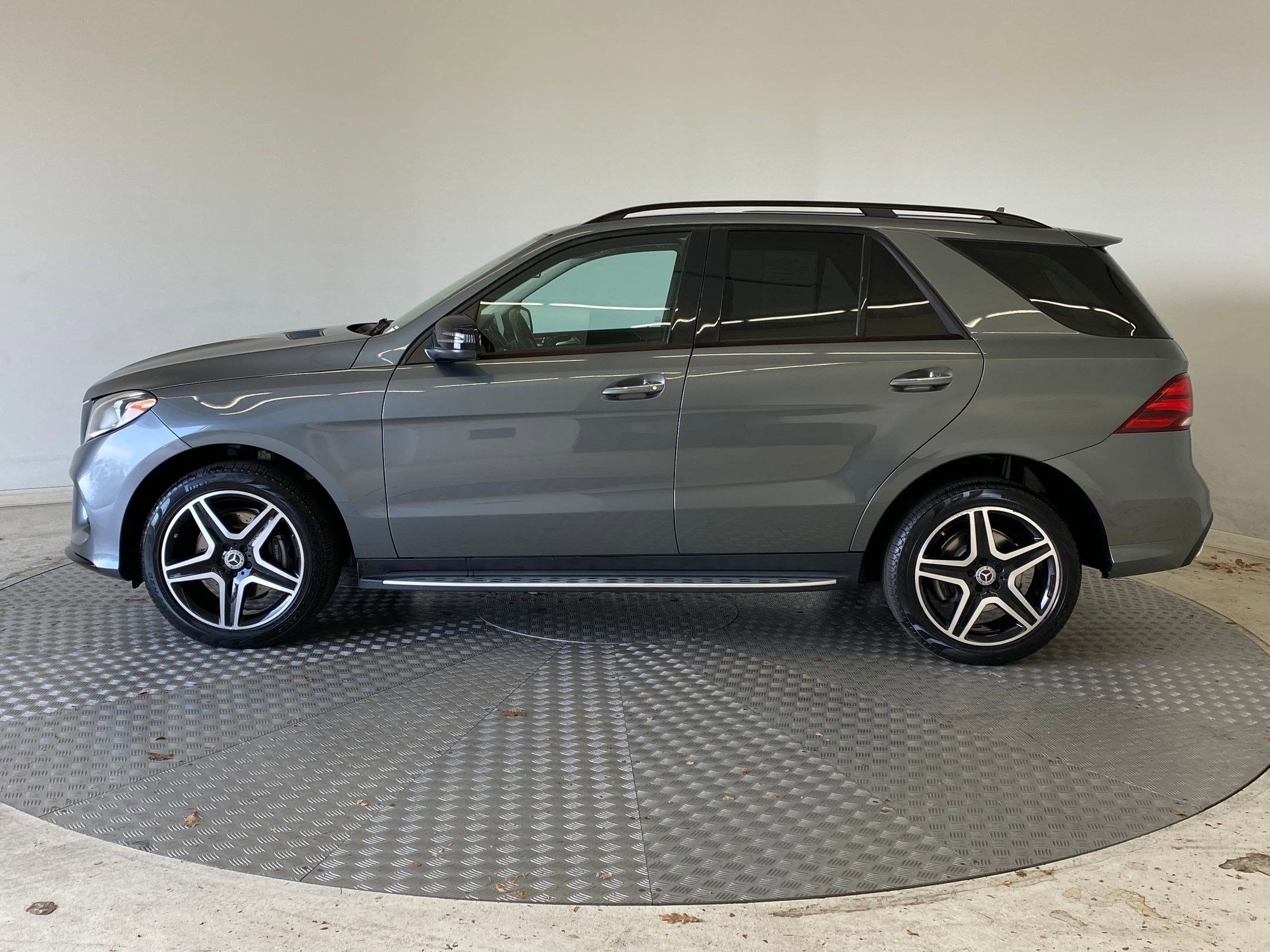 Used 2017 Mercedes-Benz GLE 350 4MATIC image 2