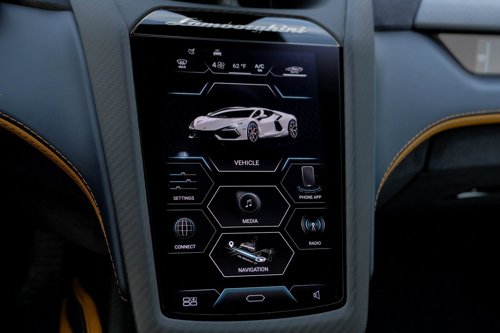 Used 2025 Lamborghini Revuelto image 32