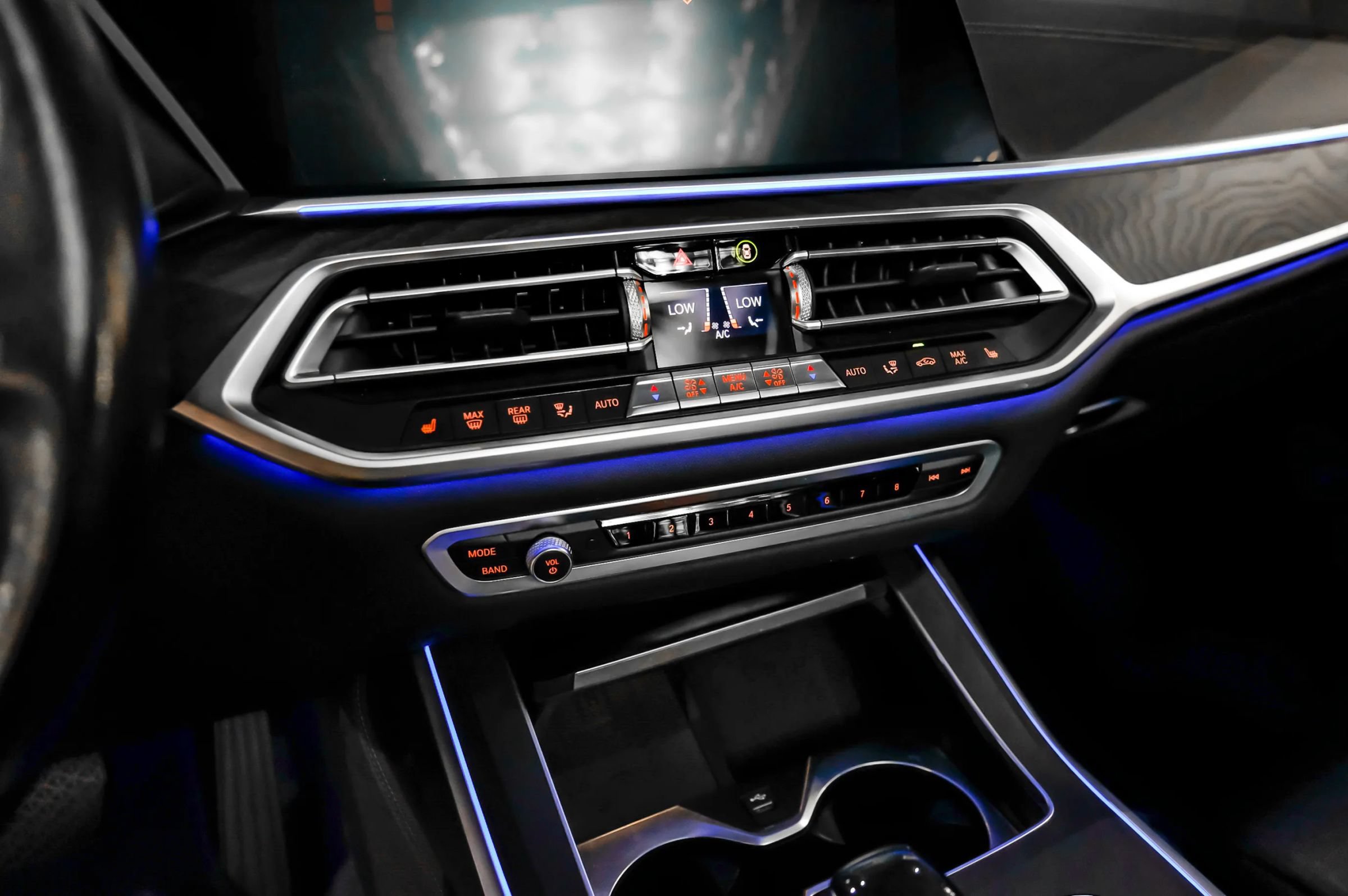 Used 2020 BMW X7 xDrive40i w/ Premium Package AWD/4WD image 30
