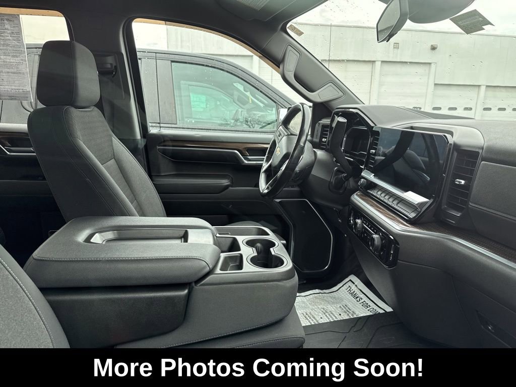 Used 2022 Chevrolet Silverado 1500 LT image 2