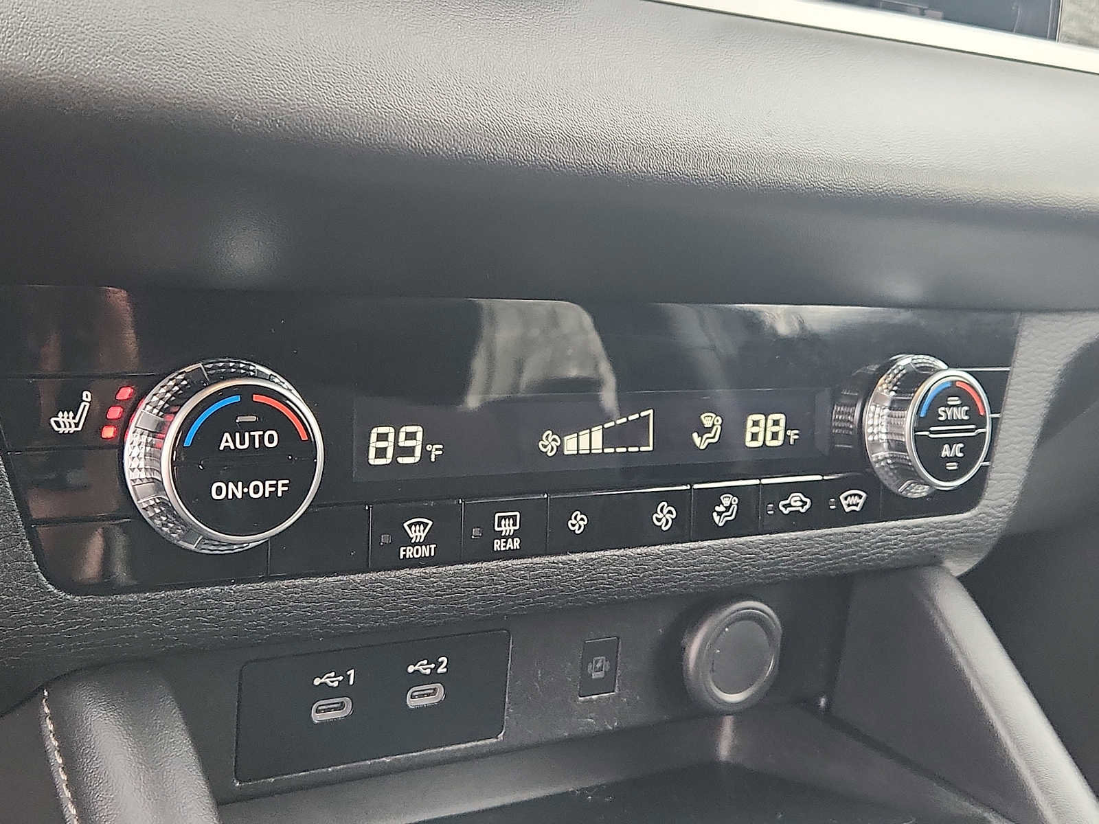 Used 2025 Mitsubishi Outlander SE image 15