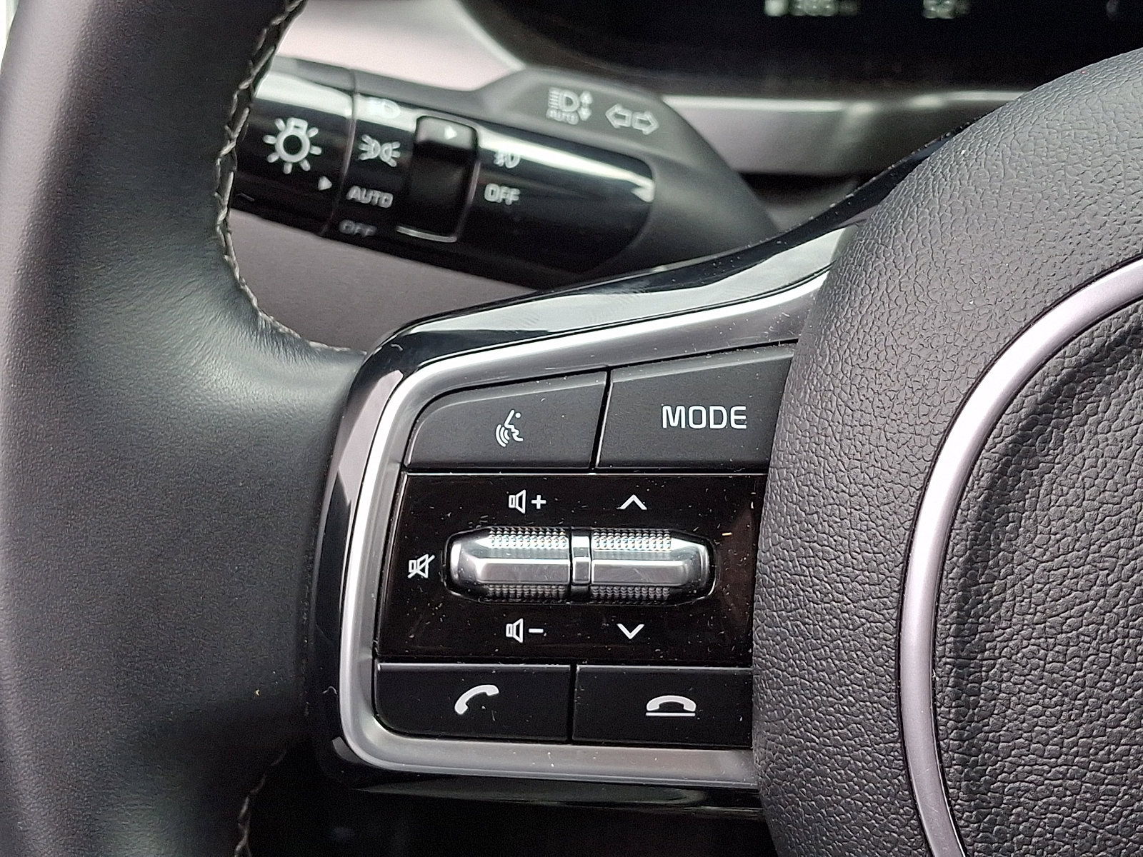 Used 2023 Kia Sorento SX image 22