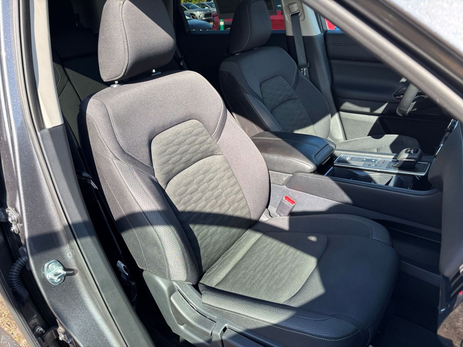 Used 2025 Nissan Pathfinder SV image 38