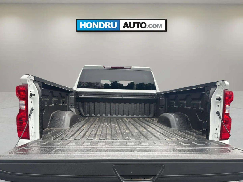 Used 2024 Chevrolet Silverado 2500 Custom w/ Custom Value Package image 9