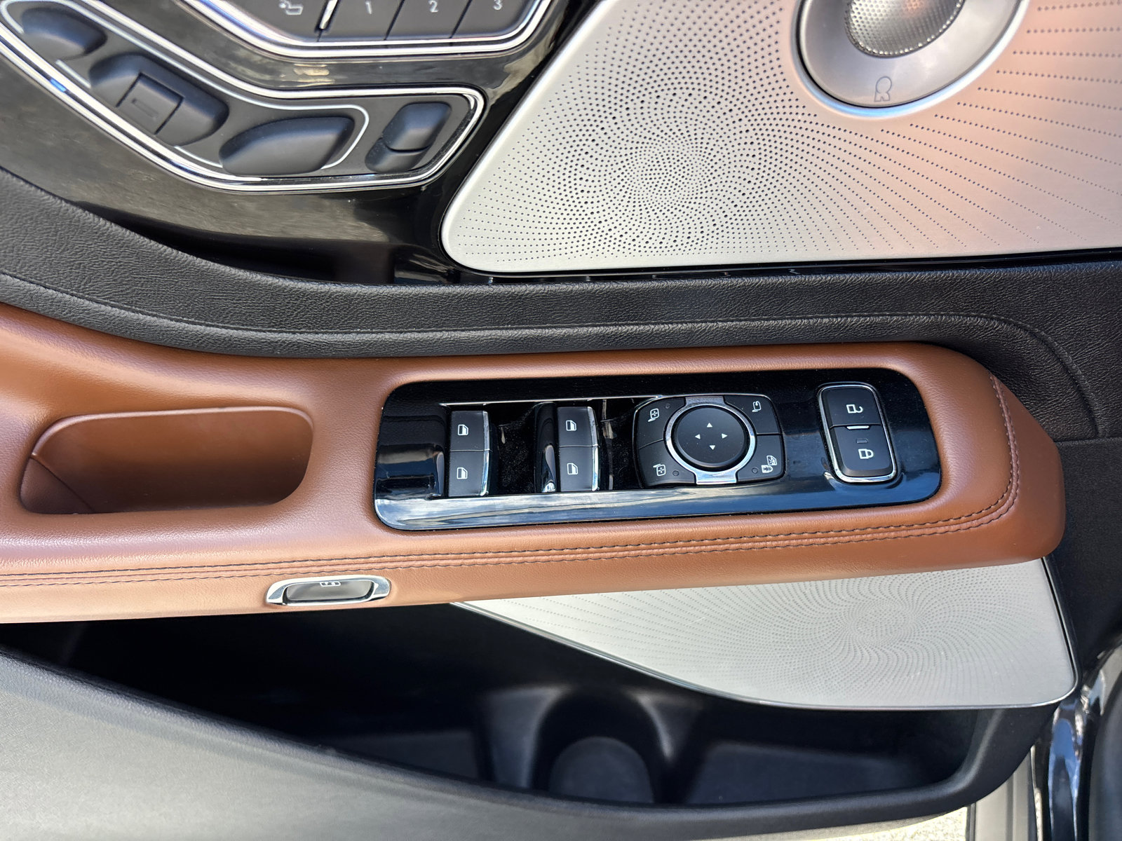 Used 2021 Lincoln Aviator Reserve w/ Equipment Group 210A AWD/4WD image 13