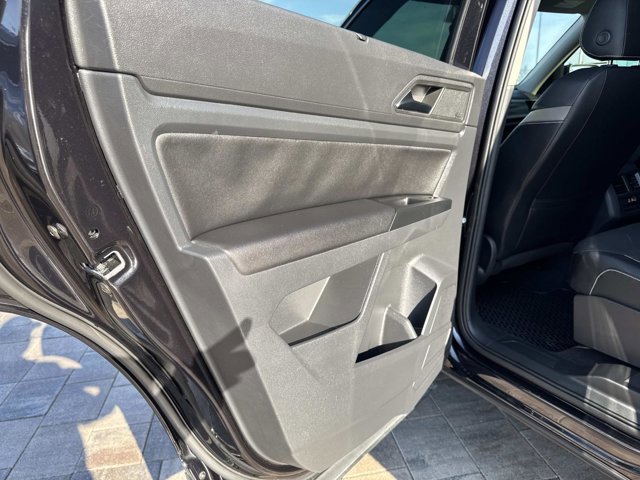 Used 2021 Volkswagen Atlas SEL Premium image 16