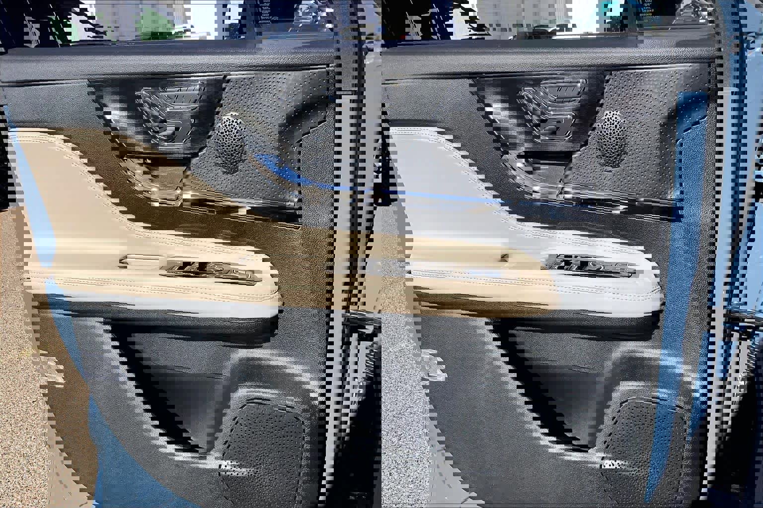 New 2026 Lincoln Corsair Premiere image 10