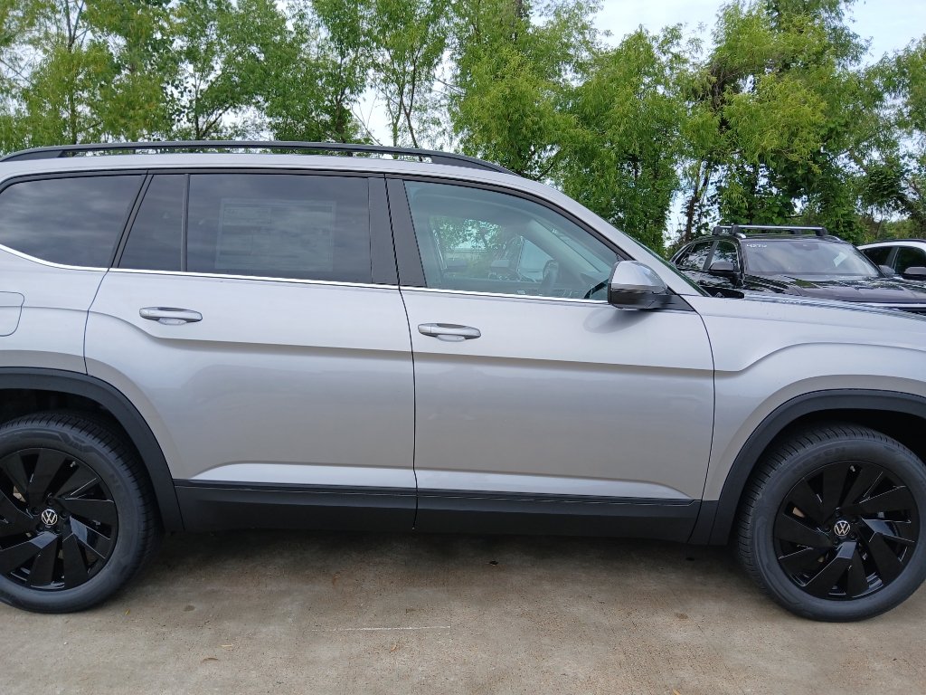 New 2026 Volkswagen Atlas SE FWD image 8