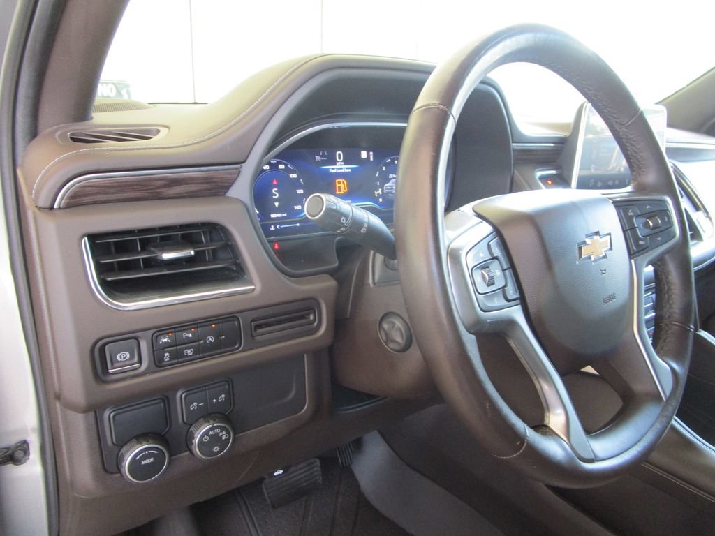 Used 2023 Chevrolet Tahoe LT w/ Luxury Package RWD image 30