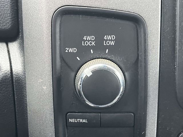 Used 2018 RAM 2500 Tradesman w/ Chrome Appearance Group image 32