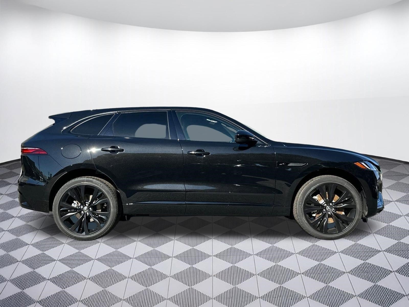 Used 2025 Jaguar F-PACE R-Dynamic S AWD/4WD image 7