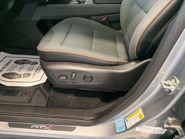 Used 2026 GMC Acadia AT4 w/ LPO, Floor Liner Package AWD/4WD image 17